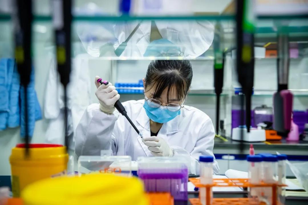 总理眼中“最大的风险”如何化解?科技型企业在探路子 总理眼中“最大的风险”如何化解?科技型企业在探路子