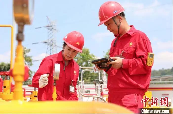 中国石油西南油气田迎战冬供 预计下月天然气年产将破300亿方 中国石油西南油气田迎战冬供 预计下月天然气年产将破300亿方