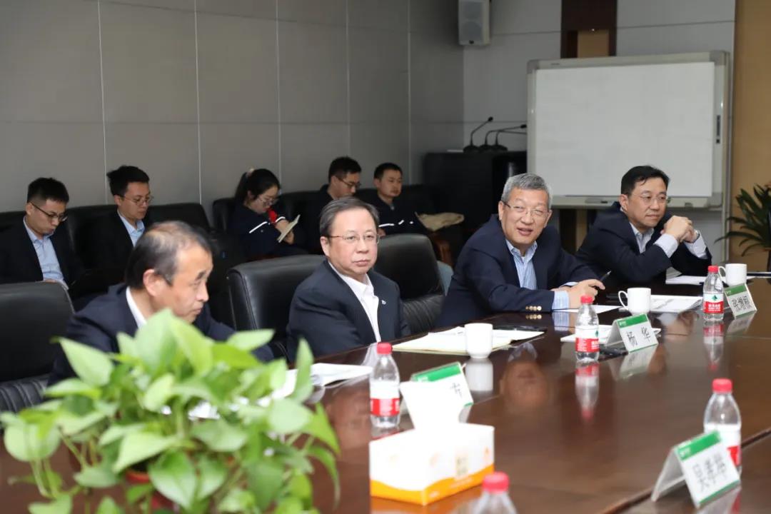 杨华:化工事业部要在两化重组过程中勇担重任 杨华:化工事业部要在两化重组过程中勇担重任