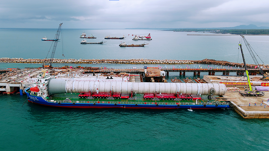 起运公司首次大型设备“海运+倒运”全过程运输圆满成功 起运公司首次大型设备“海运+倒运”全过程运输圆满成功