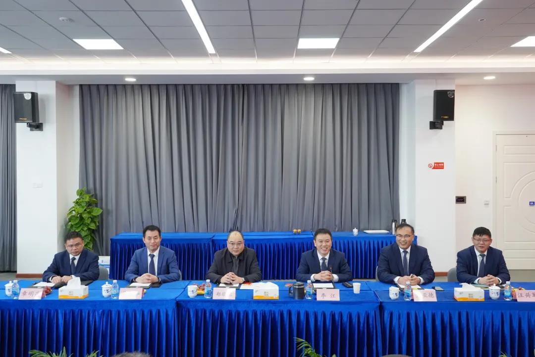 华荣和中兴签署战略合作协议 为华荣安工智能增添“5G翅膀” 华荣和中兴签署战略合作协议 为华荣安工智能增添“5G翅膀”