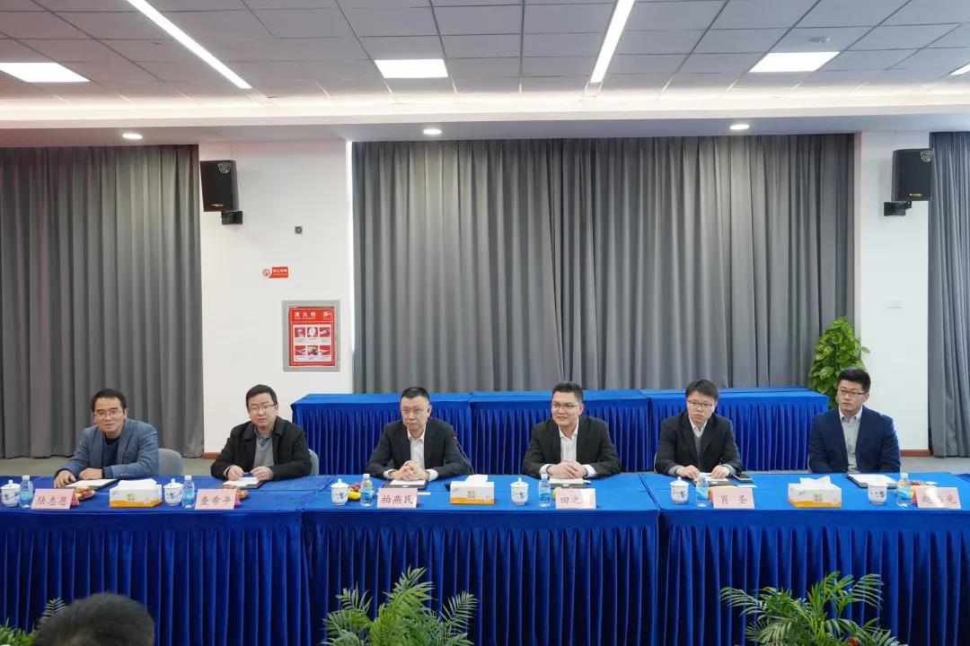 华荣和中兴签署战略合作协议 为华荣安工智能增添“5G翅膀” 华荣和中兴签署战略合作协议 为华荣安工智能增添“5G翅膀”