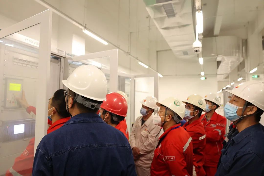 寰球公司广东石化项目120万吨/年乙烯装置变电站一次受电成功 寰球公司广东石化项目120万吨/年乙烯装置变电站一次受电成功