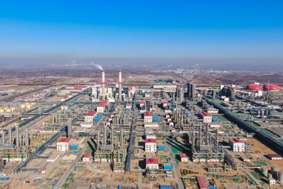 全球在建最大煤化工项目乙二醇装置工程顺利中交 全球在建最大煤化工项目乙二醇装置工程顺利中交