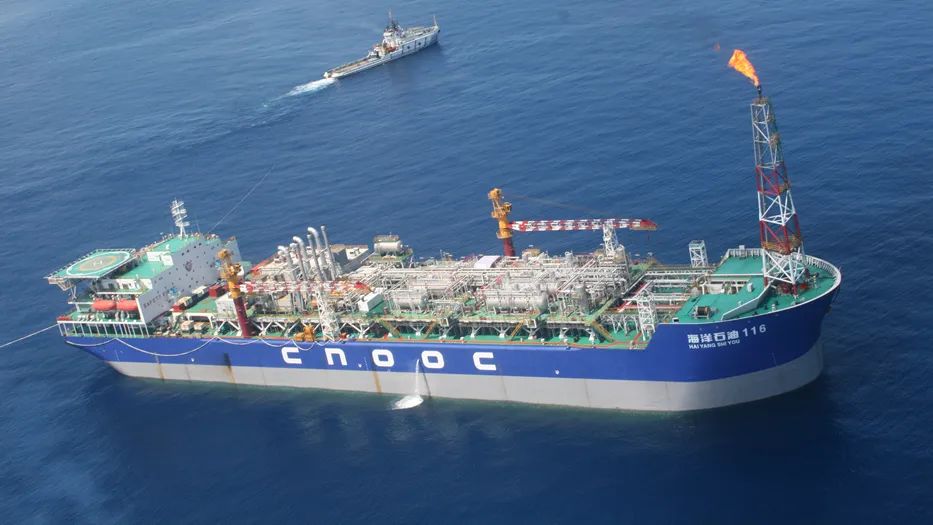 海油发展采油服务公司团队为我国首次自主解脱FPSO立新功 海油发展采油服务公司团队为我国首次自主解脱FPSO立新功