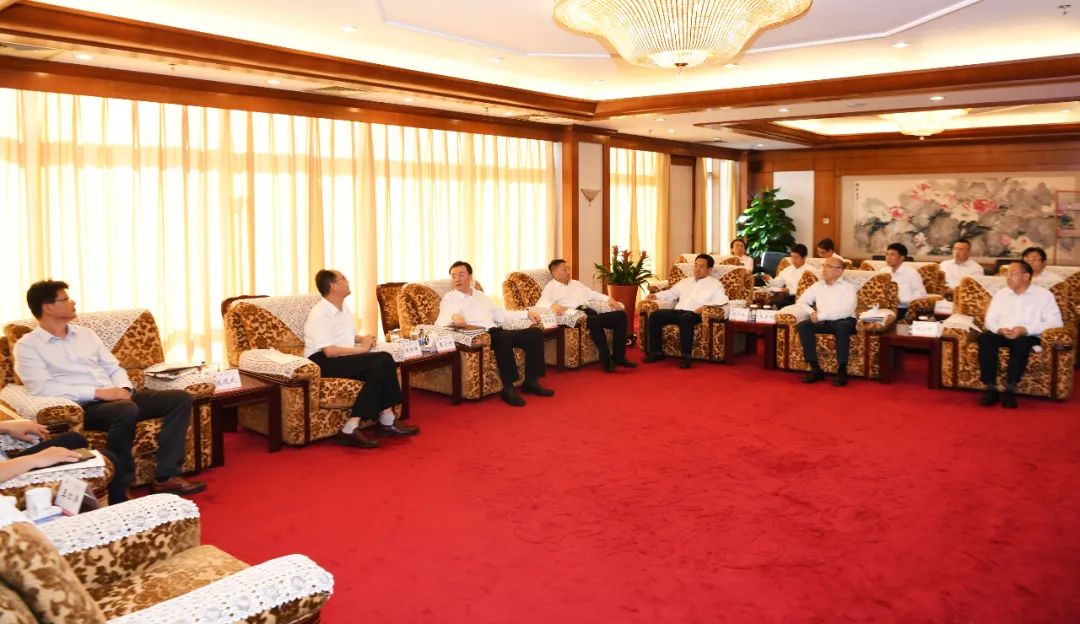 中油工程建设董事李小宁会见中国石油尼日尔公司总经理周作坤  中油工程建设董事李小宁会见中国石油尼日尔公司总经理周作坤