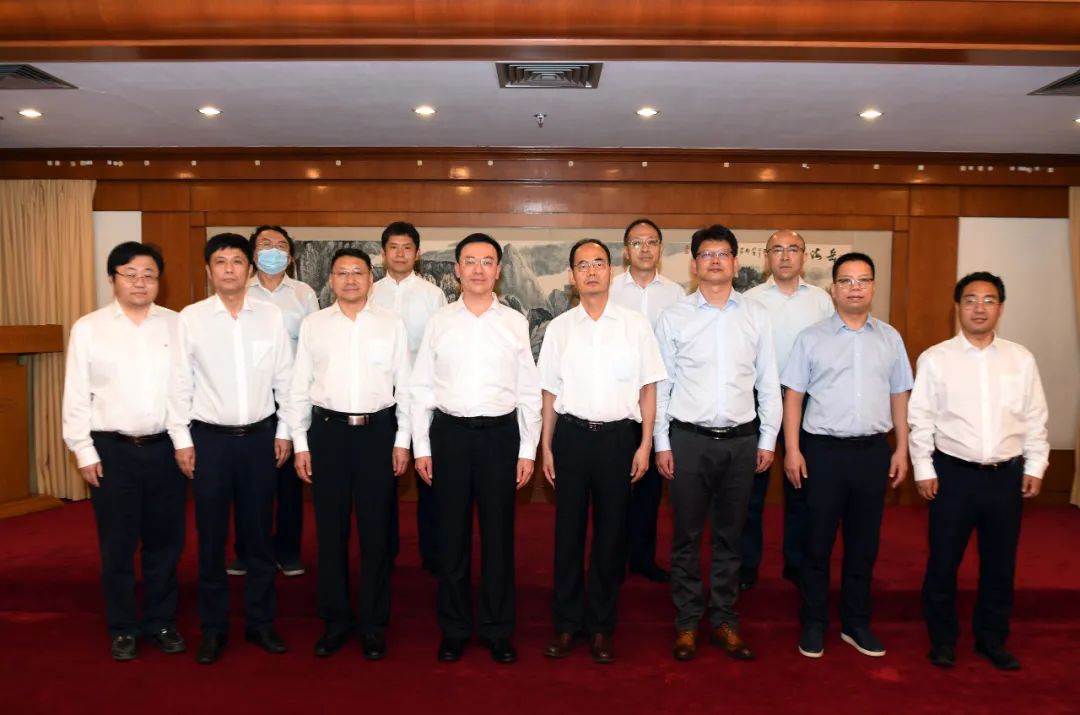 中油工程建设董事李小宁会见中国石油尼日尔公司总经理周作坤  中油工程建设董事李小宁会见中国石油尼日尔公司总经理周作坤