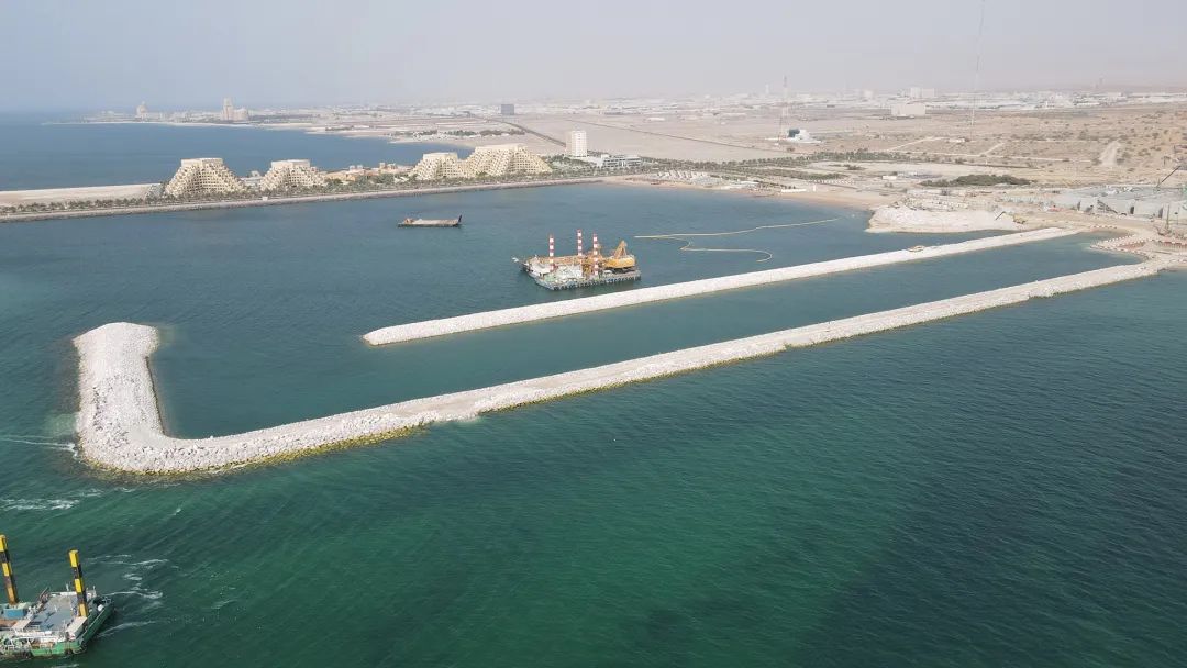 中国能建承建的全球第二大膜法海水淡化厂实现整体商业运行 中国能建承建的全球第二大膜法海水淡化厂实现整体商业运行