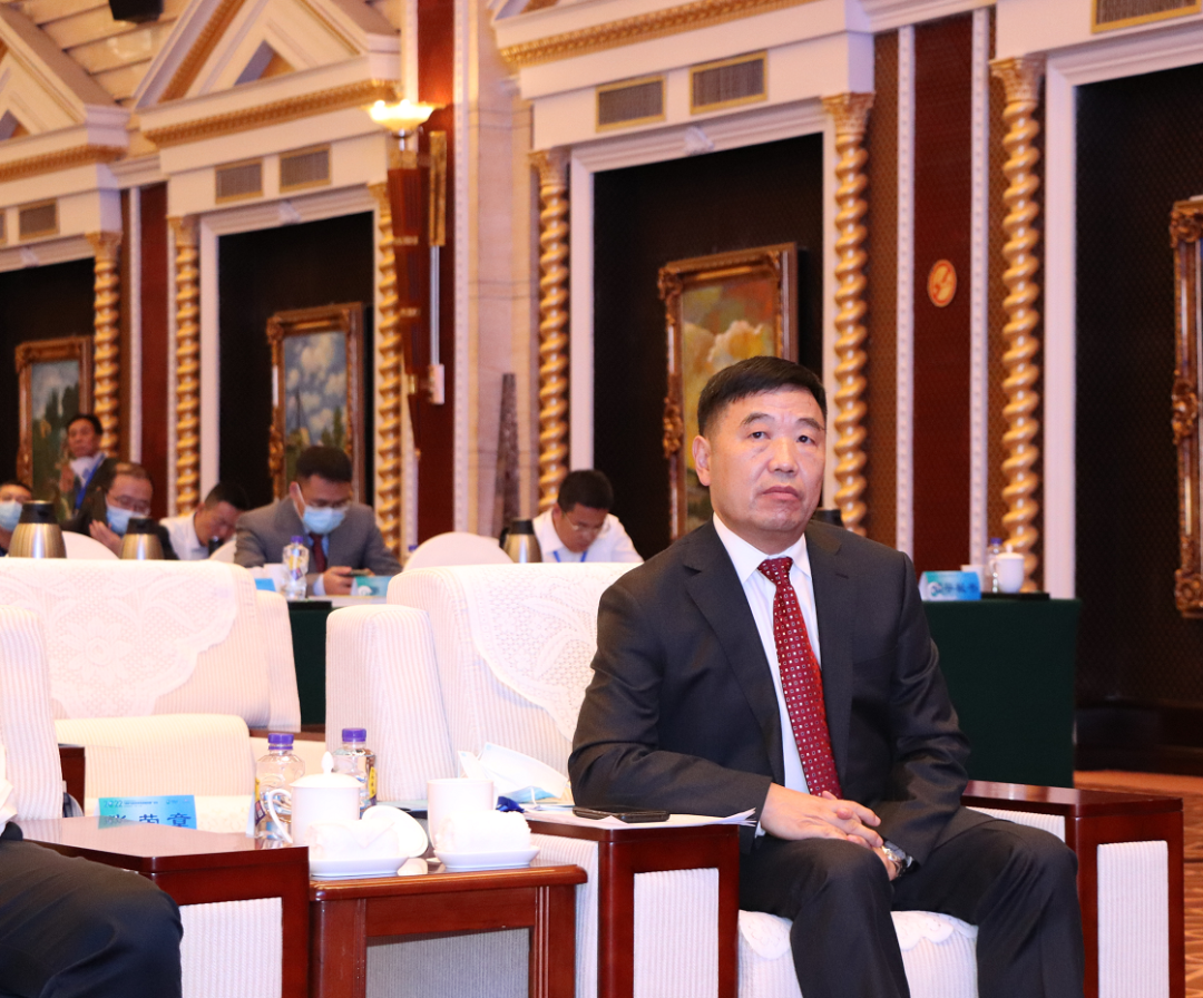 徐凤银出席太原能源低碳发展论坛并作主旨演讲 徐凤银出席太原能源低碳发展论坛并作主旨演讲